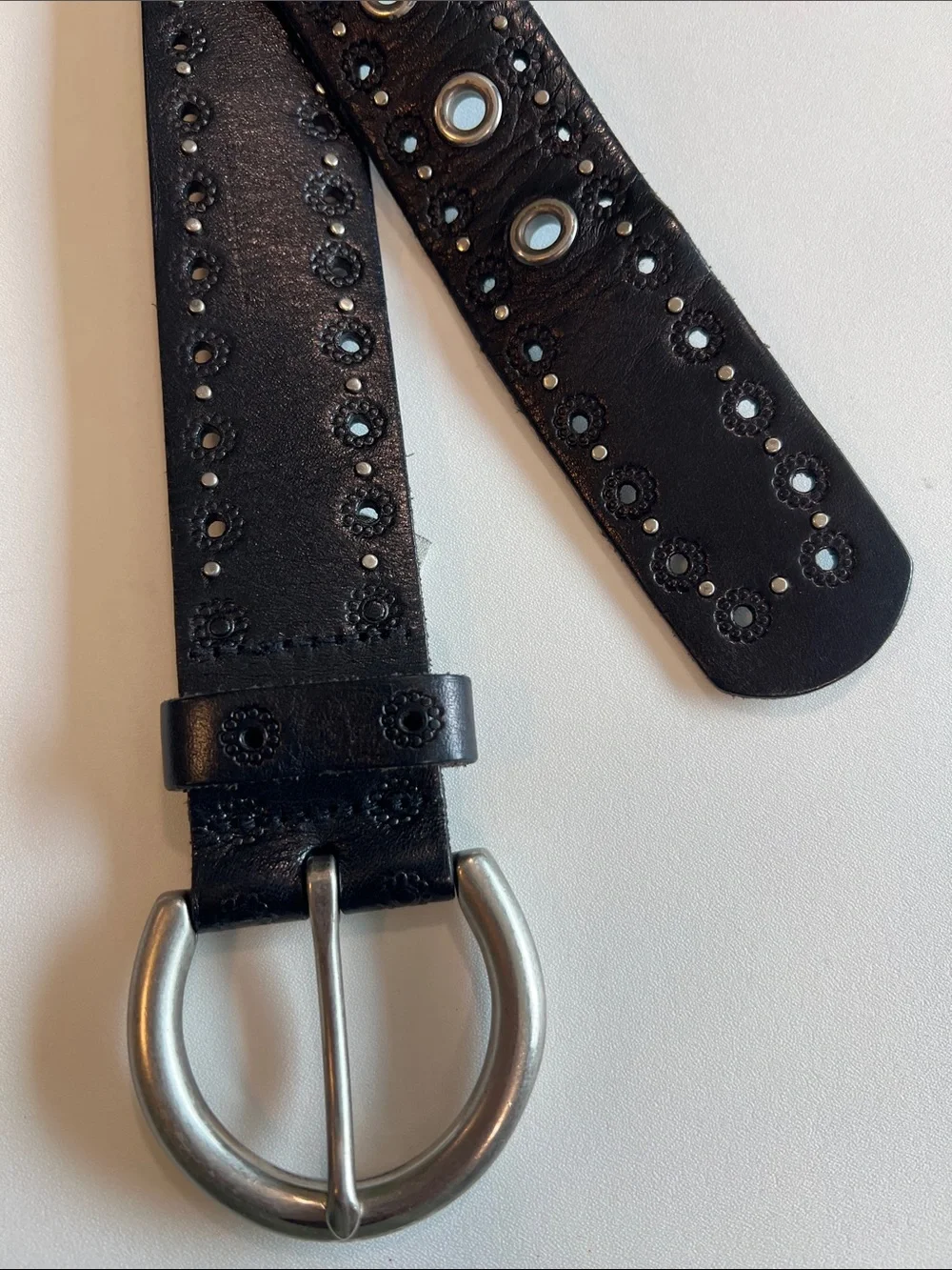 Fossil - M, Daisy Embossed, Black Leather Belt with Silver Stud Accents